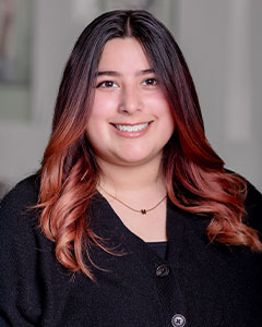 Mia headshot