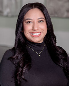 Shannen headshot
